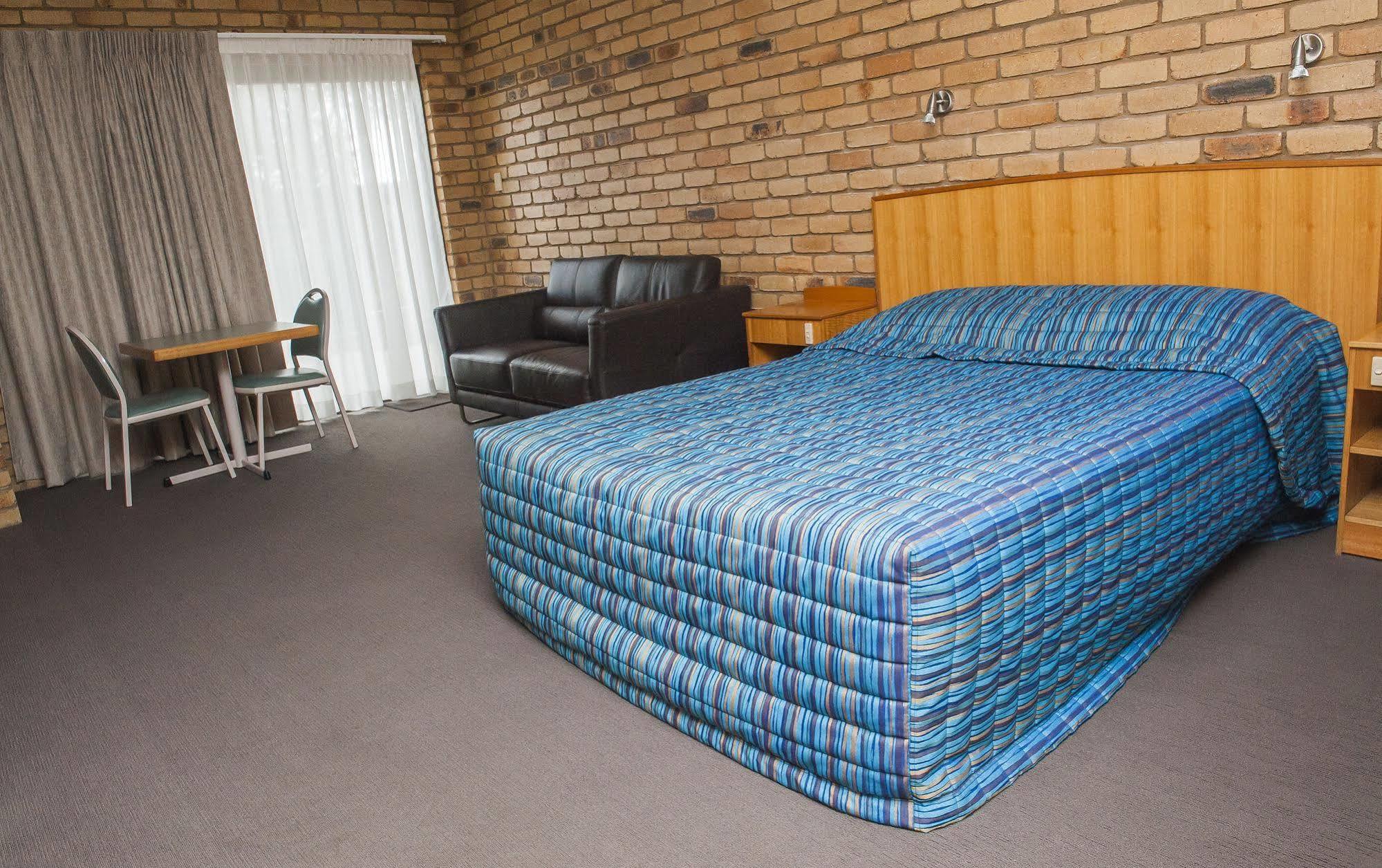 The Club Motor Inn Chinchilla Exteriör bild